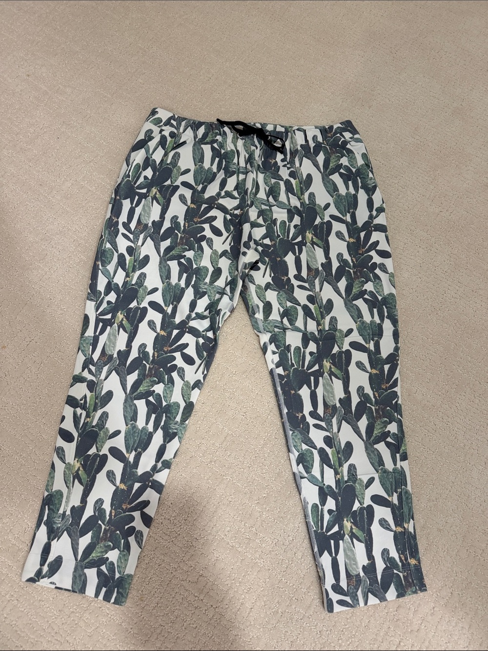 lululemon athletica White Cropped Pants with Green Cactus Print